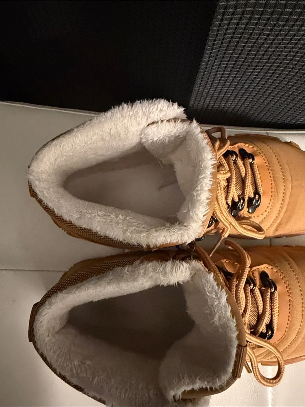 PF Cryon - Non-slip & waterproof winter barefoot boot (Unisex) Sz 39 (Wmn Sz 9)